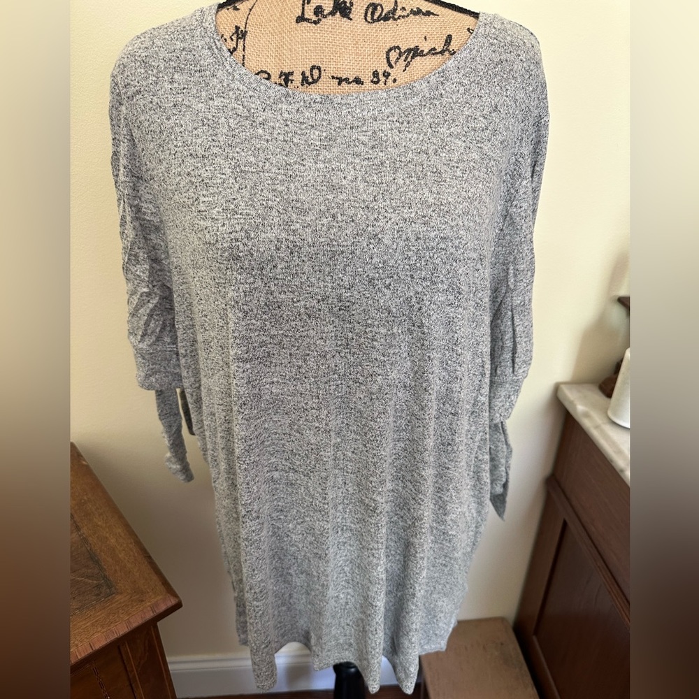 Lane Bryant TShirt with ties on the sleeve Size 18/20